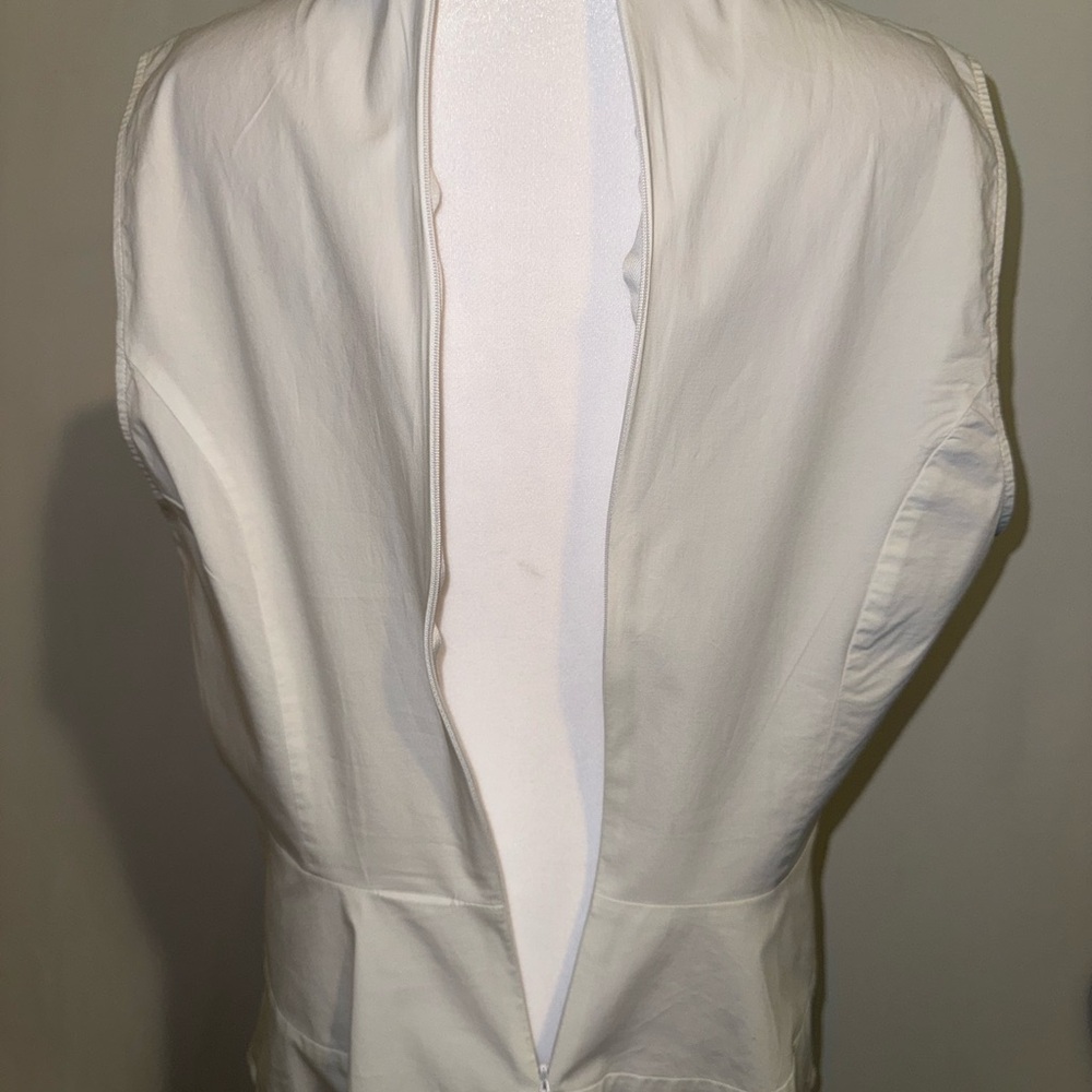 CECE Size XL WHITE Crystal Collar Sleeveless Top. Like New - Picture 5 of 8